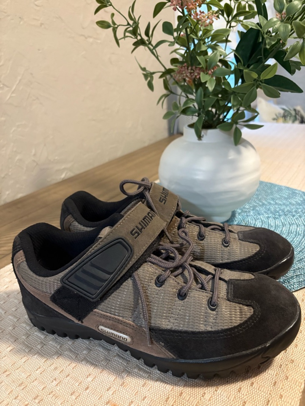 Shimano Women’s Taupe and Brown Athletic Cycling Shoes